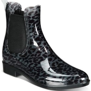 Ohhh how u love Odd Shoe Lovers